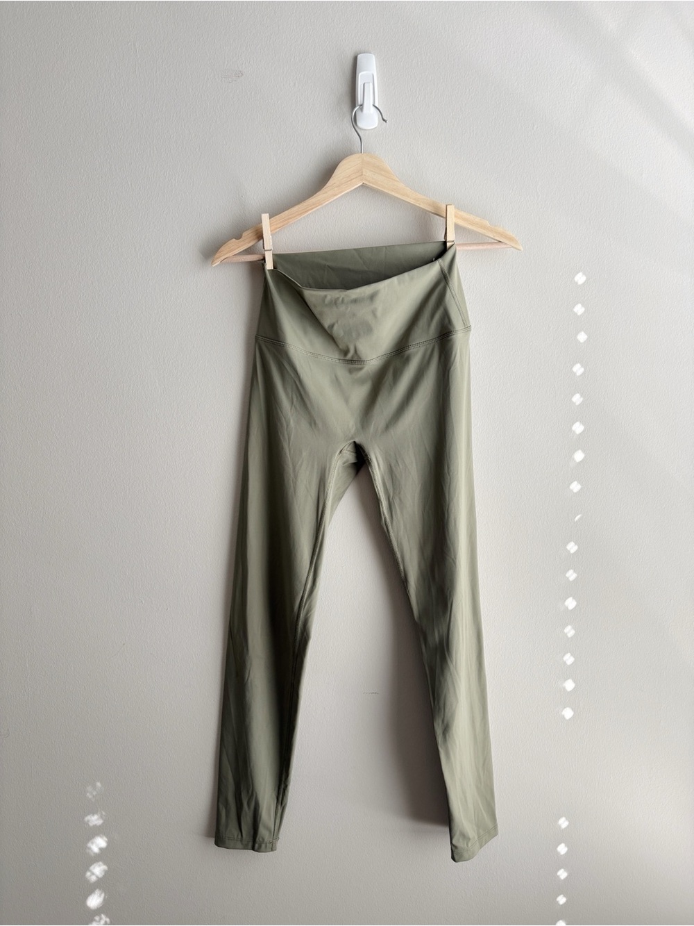 Lululemon Olive Green High-Waist Legging and Bra Workout Set Size 6